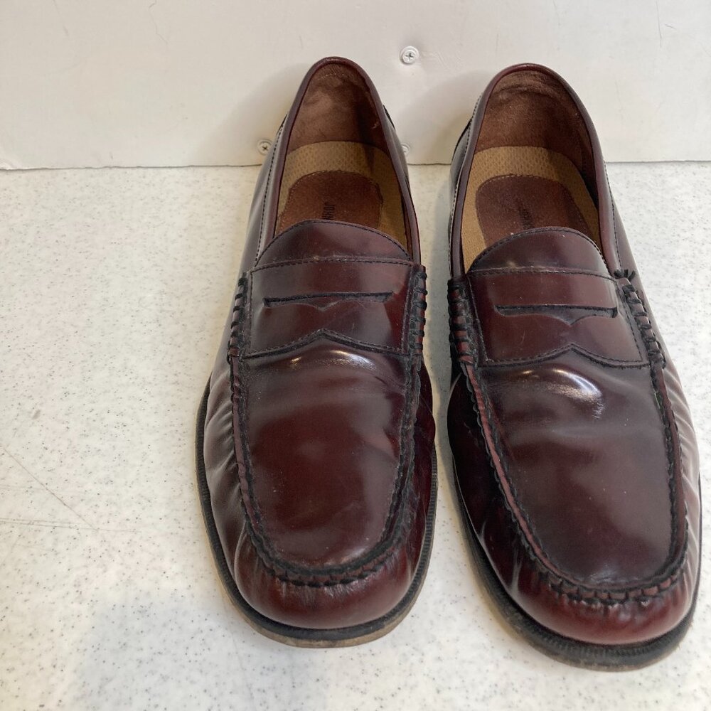 JOHNSTON AND MURPHY LEATHER BURGUNDY LOAFERS SIZE 11.5